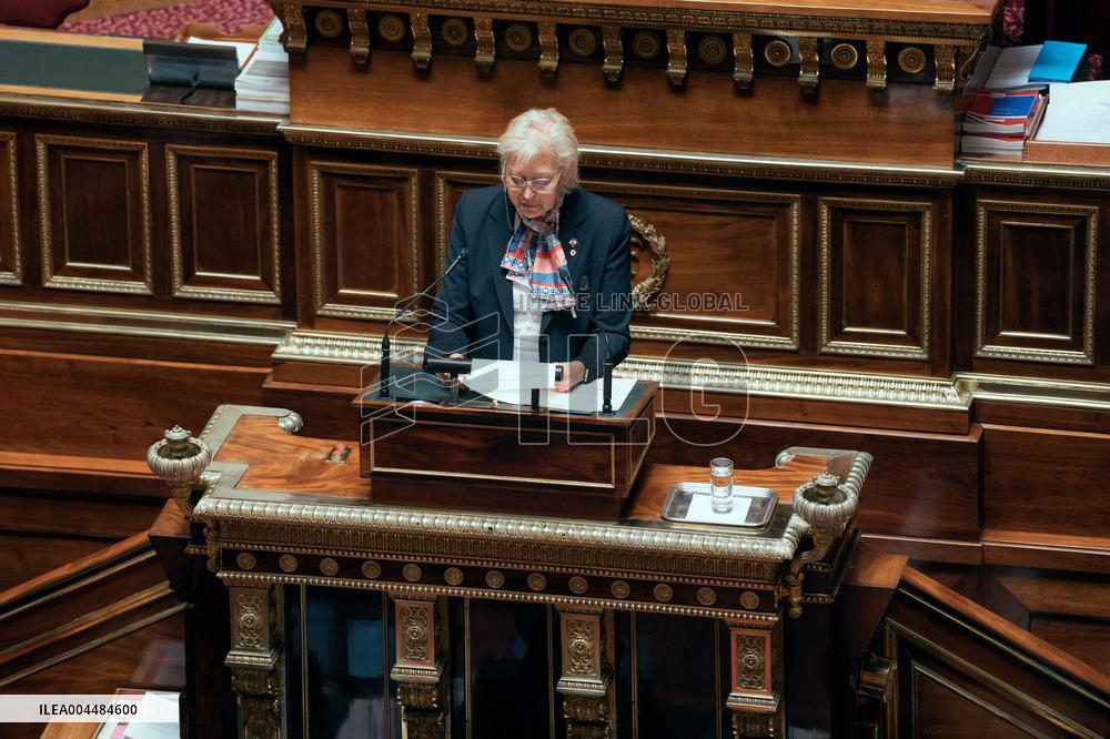 Senate examine the fast fashion law - Paris AJ