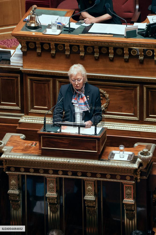 Senate examine the fast fashion law - Paris AJ