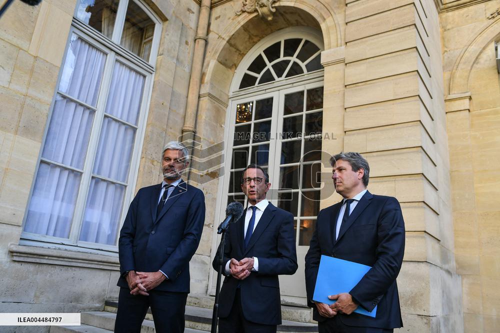 French PM Francois Bayrou meets party leaders in Paris - FA