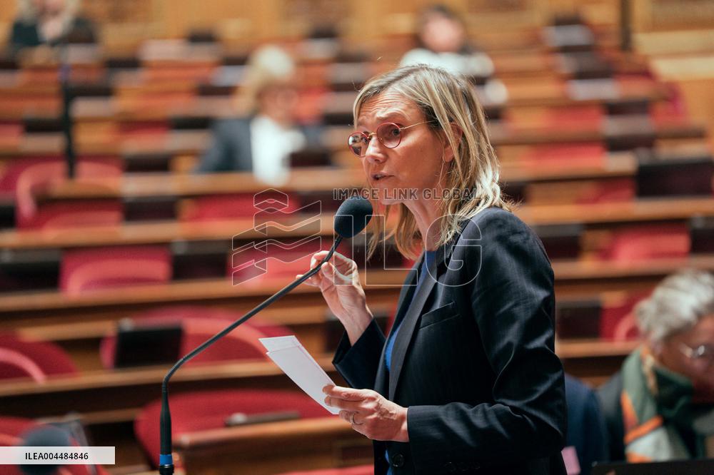 Senate examine the fast fashion law - Paris AJ