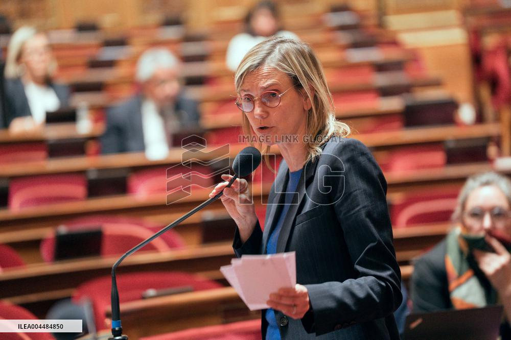 Senate examine the fast fashion law - Paris AJ