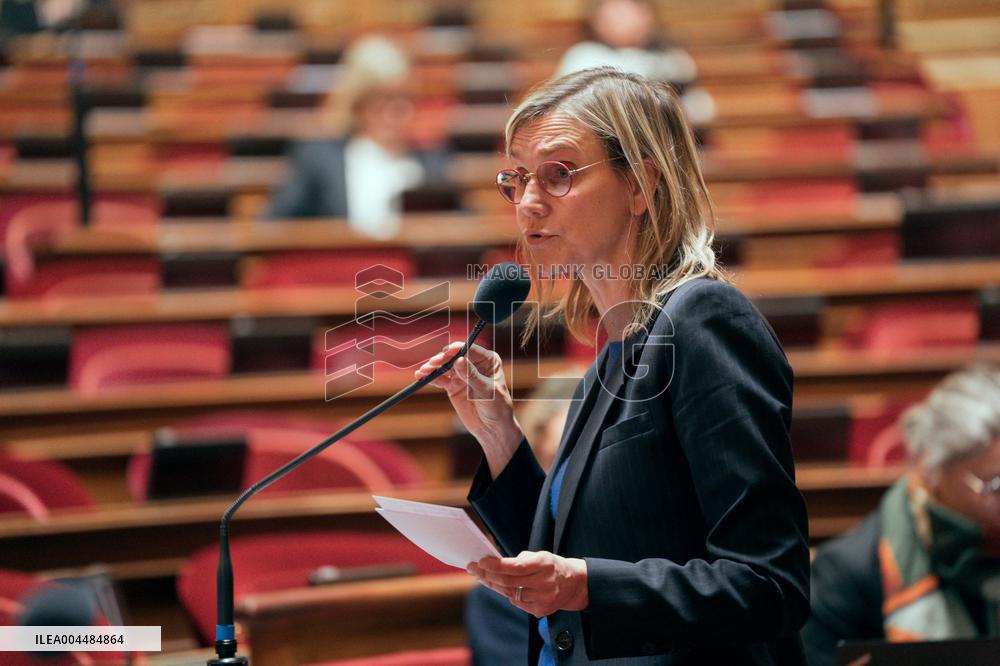 Senate examine the fast fashion law - Paris AJ