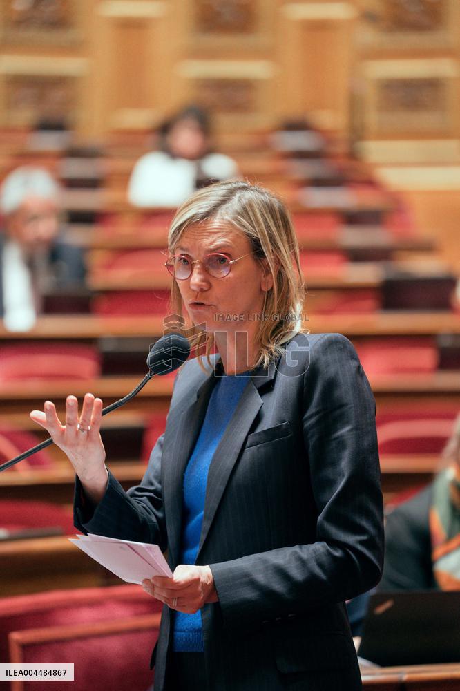 Senate examine the fast fashion law - Paris AJ