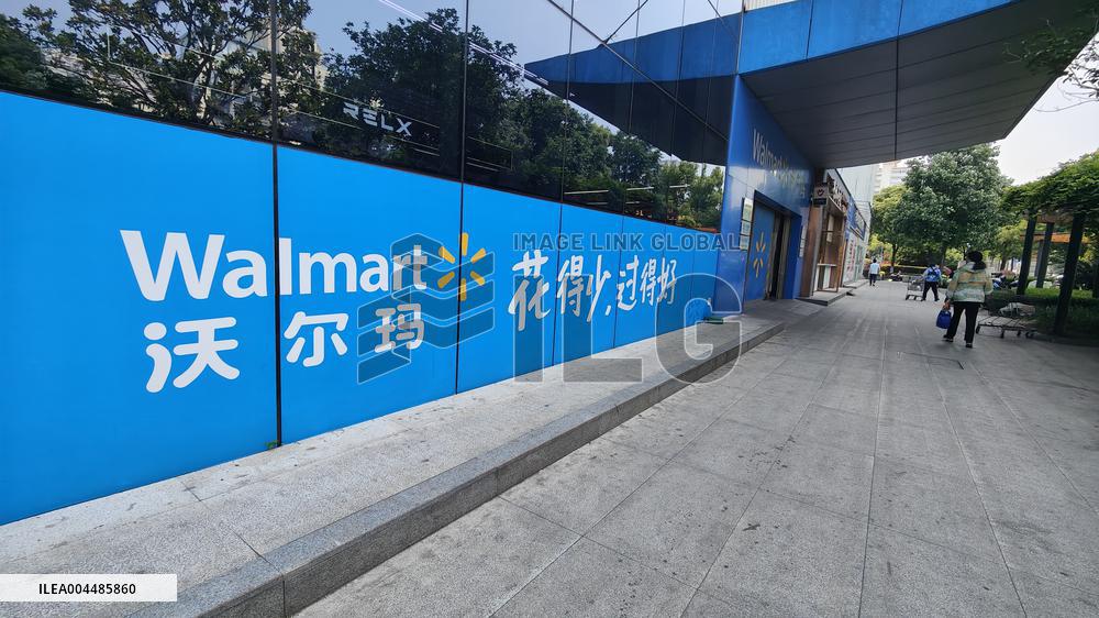Walmart supermarket in Shanghai