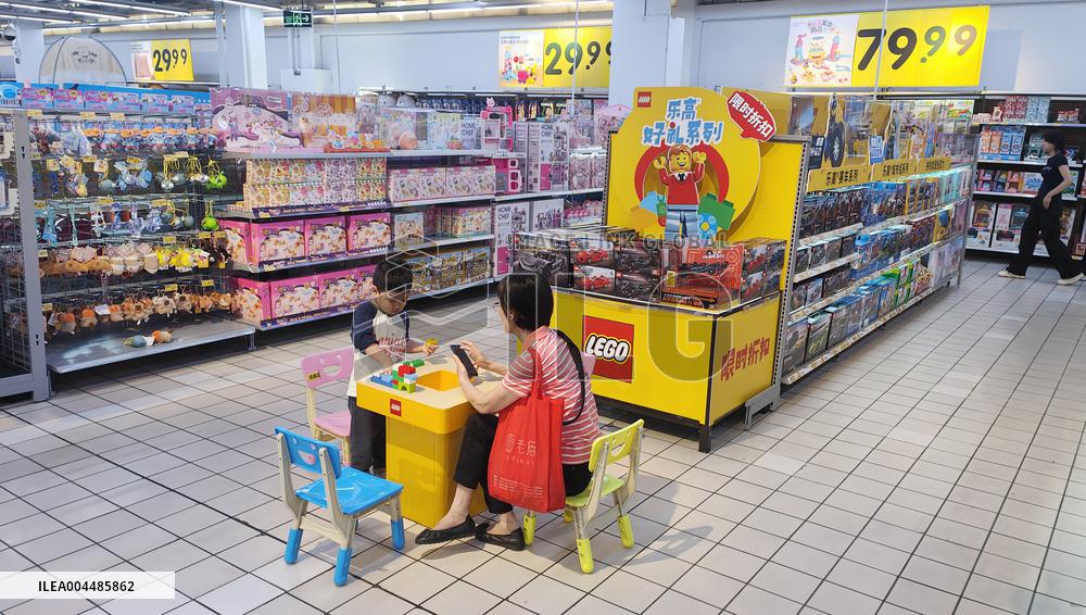 Walmart supermarket in Shanghai