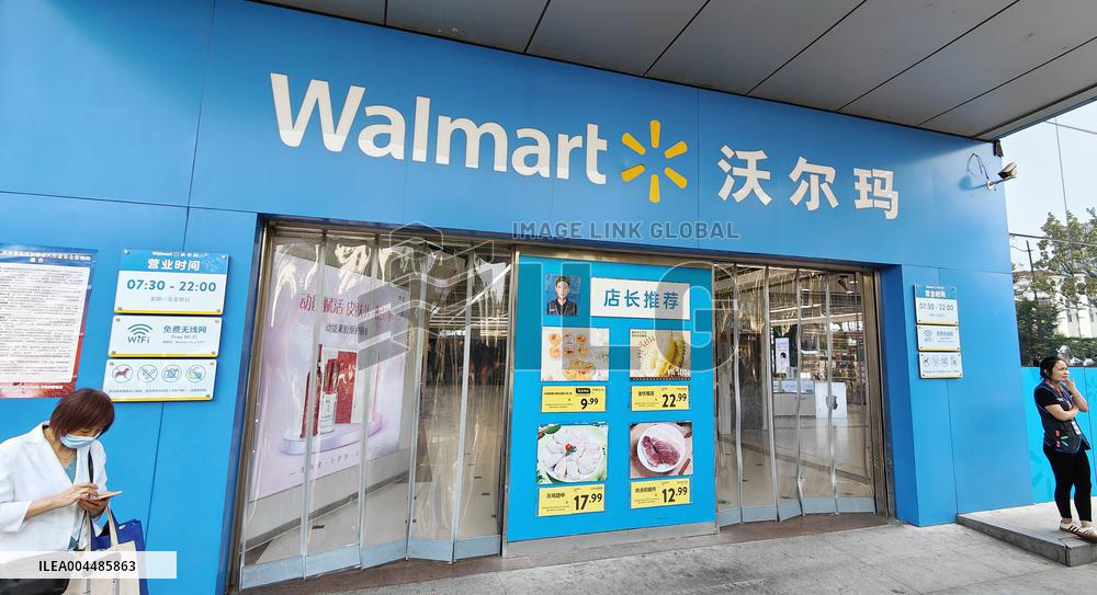 Walmart supermarket in Shanghai