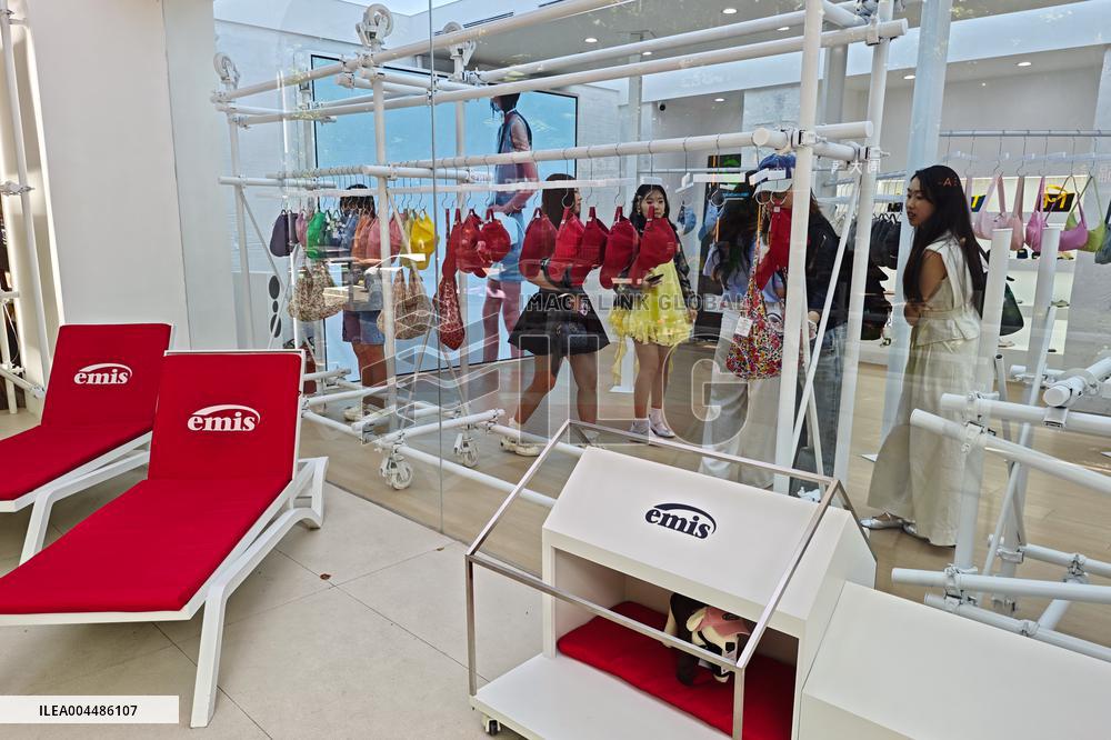 First Emis Store in Shanghai