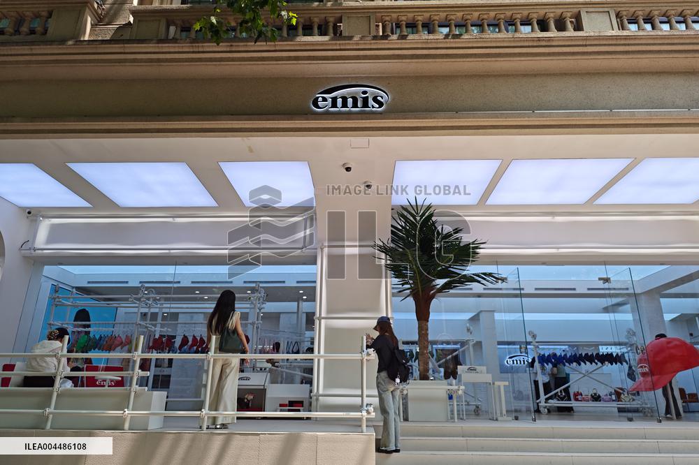 First Emis Store in Shanghai