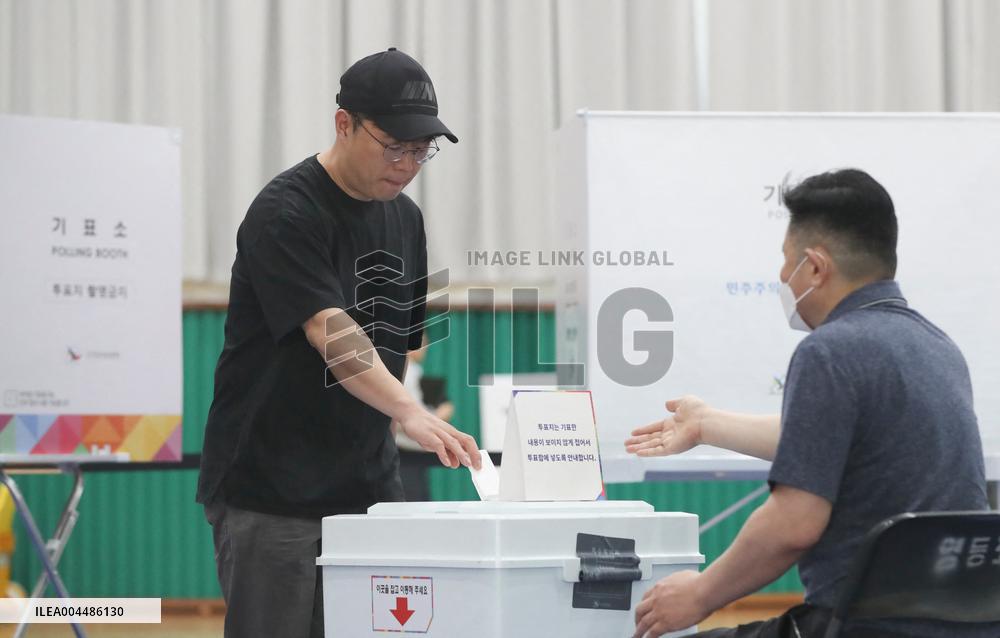 Citizens Cast Their Votes In South Korea Presidential Election