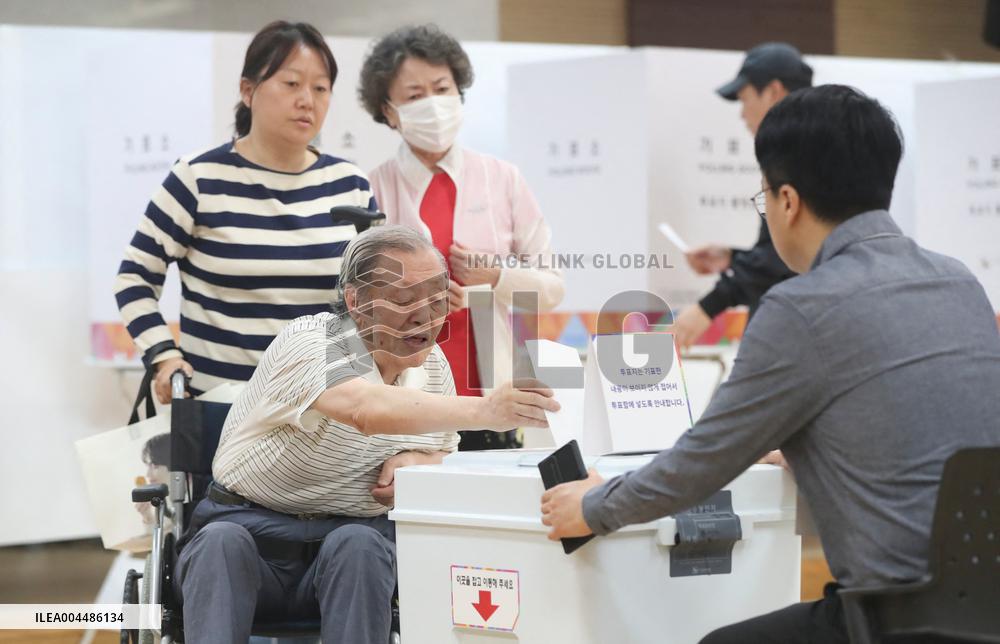 Citizens Cast Their Votes In South Korea Presidential Election