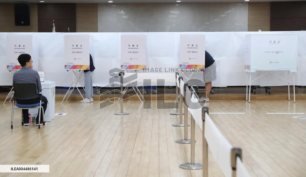 Citizens Cast Their Votes In South Korea Presidential Election