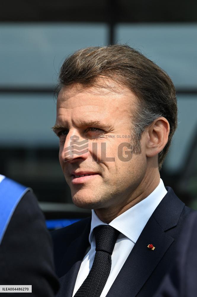 Emmanuel Macron visits the Envision AESC - Douai