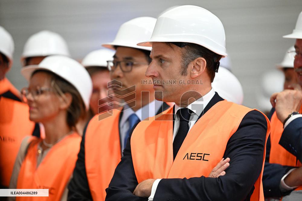 Emmanuel Macron visits the Envision AESC - Douai