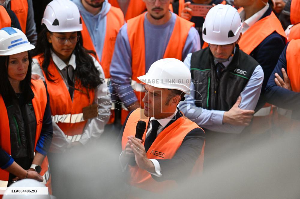 Emmanuel Macron visits the Envision AESC - Douai