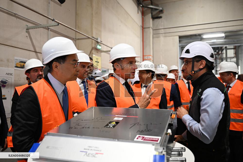 Emmanuel Macron visits the Envision AESC - Douai