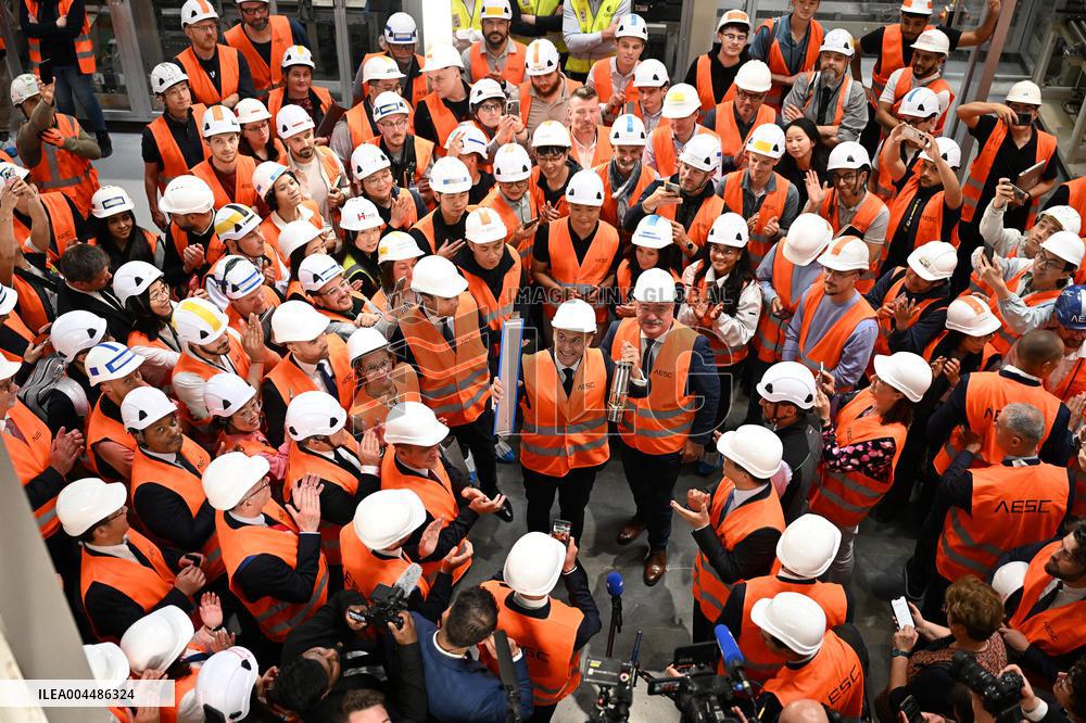 Emmanuel Macron visits the Envision AESC - Douai
