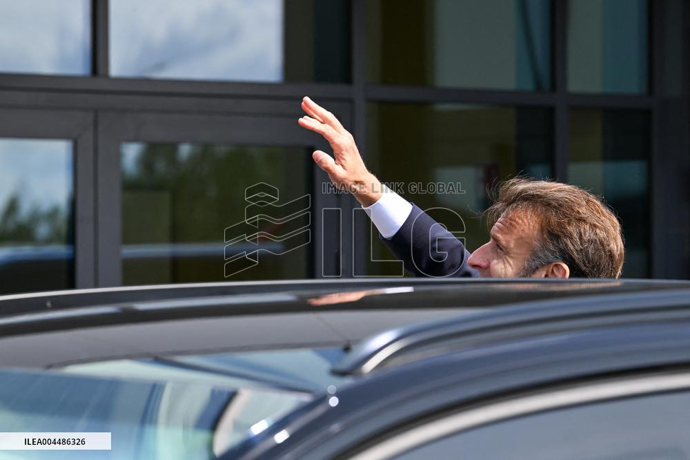 Emmanuel Macron visits the Envision AESC - Douai