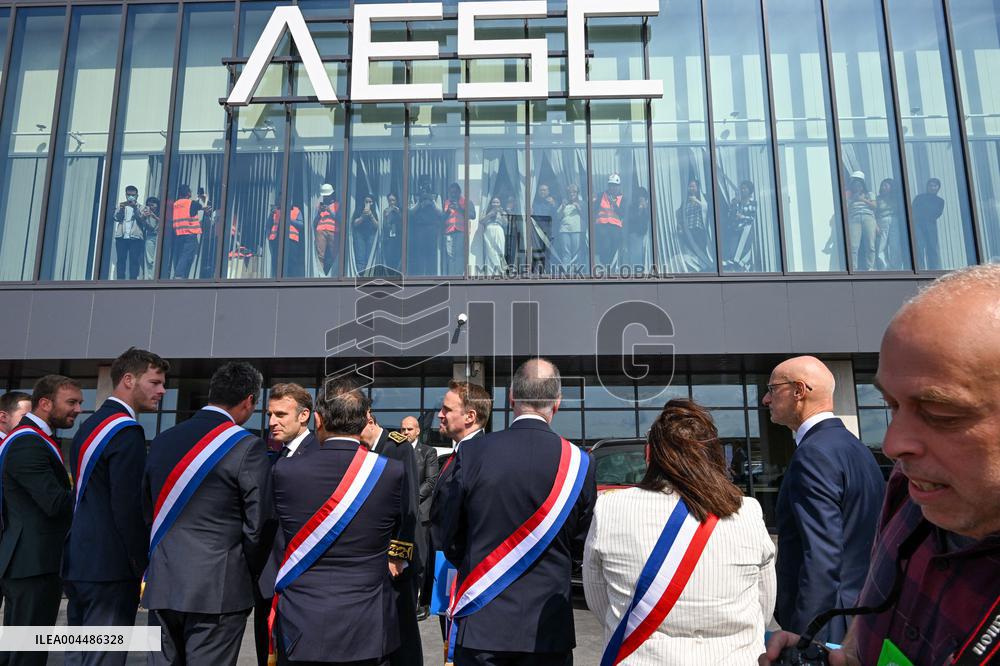 Emmanuel Macron visits the Envision AESC - Douai