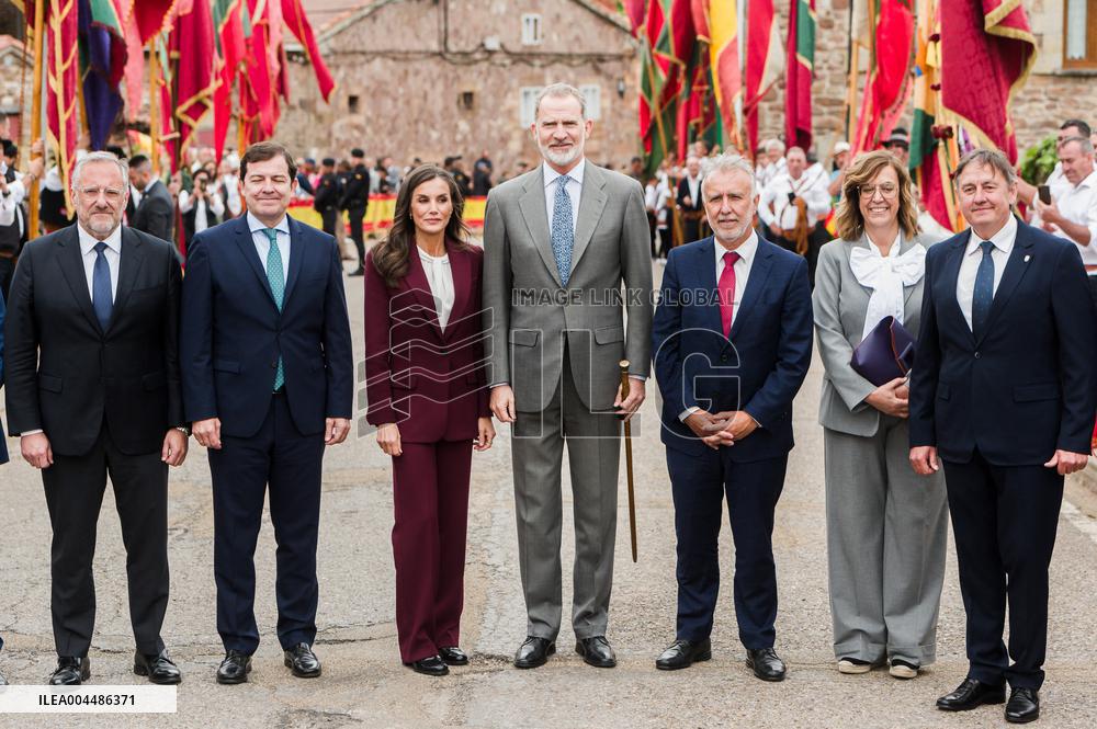 Spanish Couple Visit To Brasonera - Spain