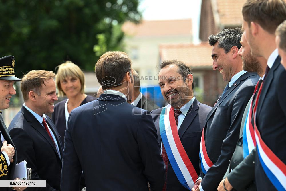 Emmanuel Macron Inaugurates Maison France Services - Wallers