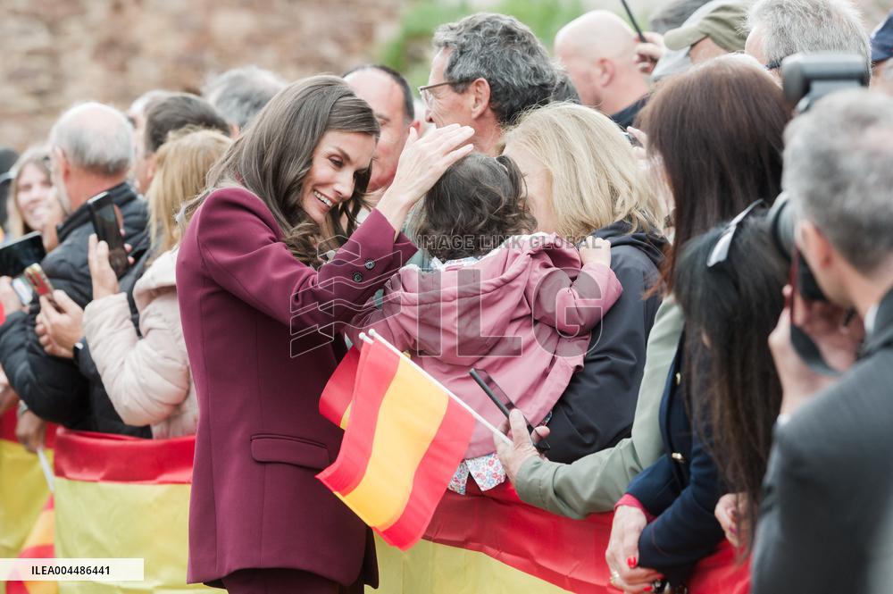 Spanish Couple Visit To Brasonera - Spain