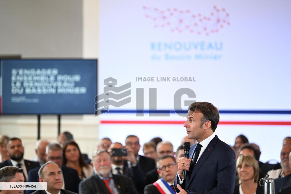 Emmanuel Macron Inaugurates Maison France Services - Wallers