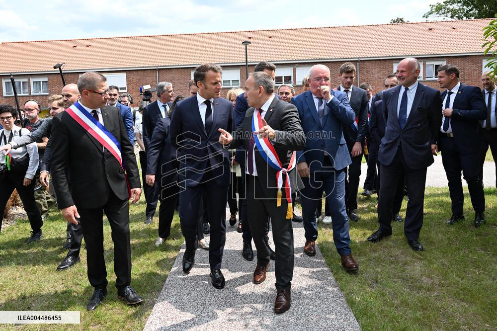 Emmanuel Macron Inaugurates Maison France Services - Wallers