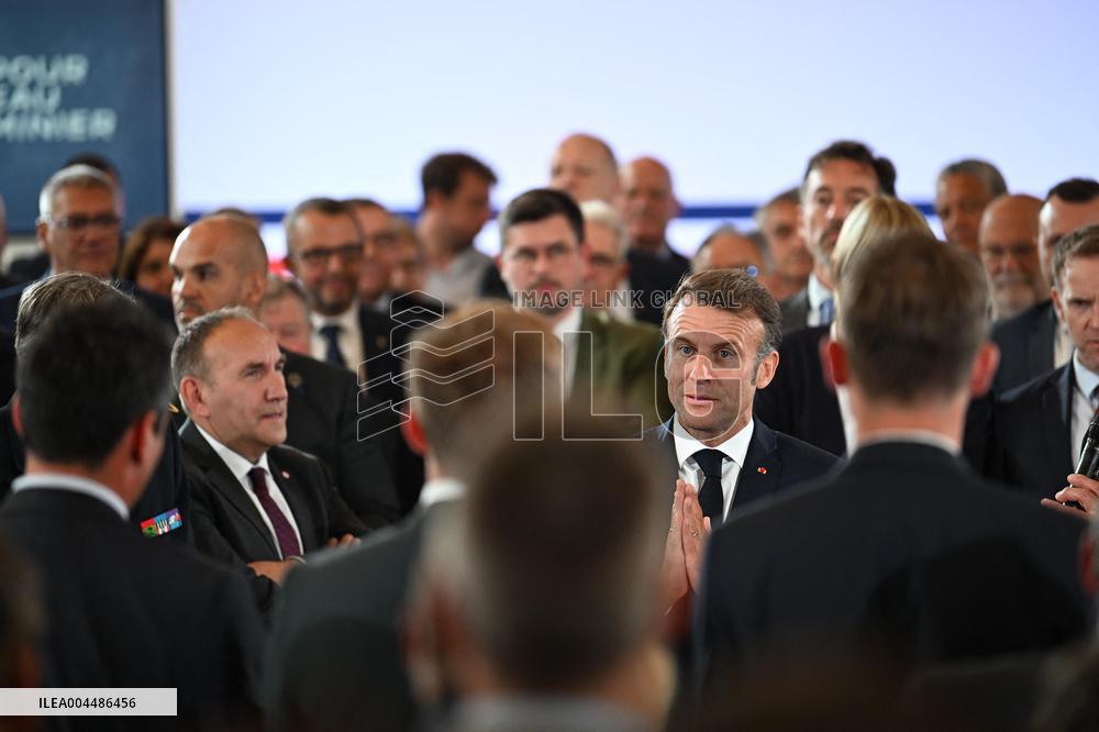 Emmanuel Macron Inaugurates Maison France Services - Wallers