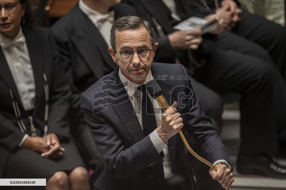 Questions To The Government - Paris