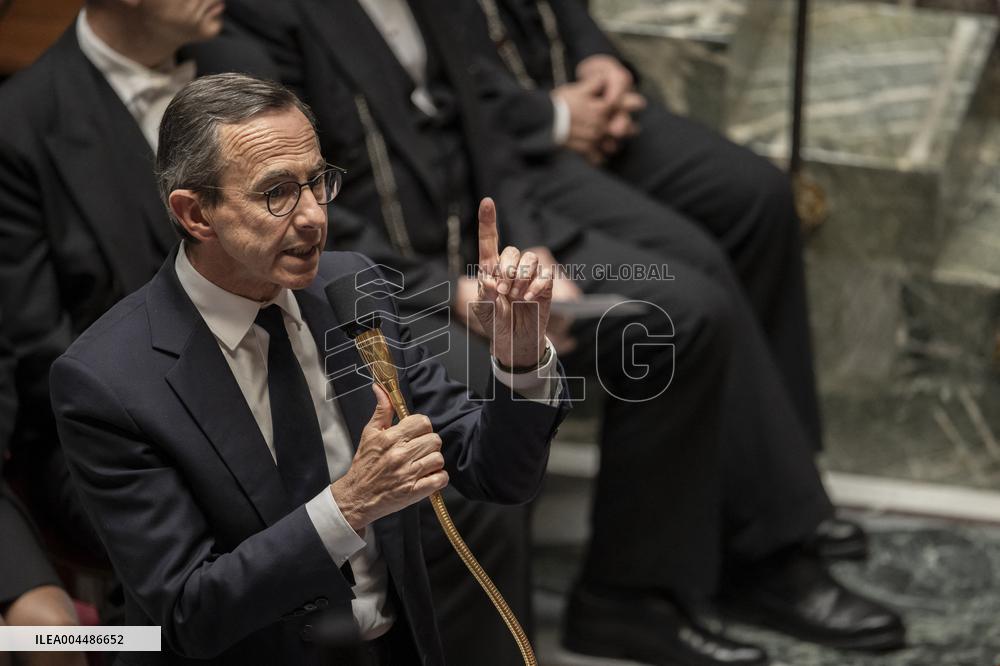 Questions To The Government - Paris