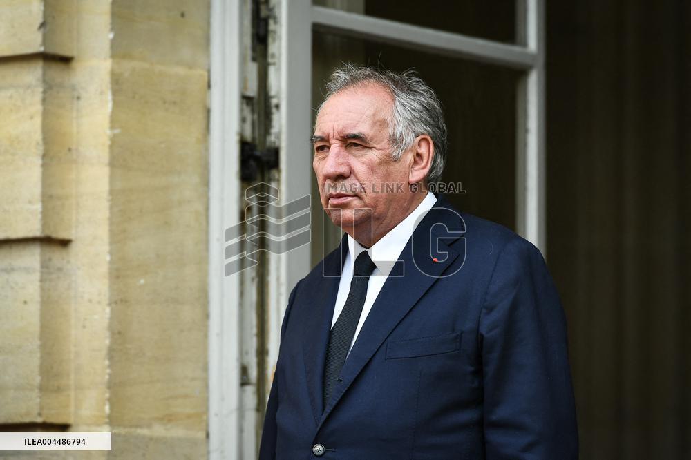 French PM Francois Bayrou welcomes Ukrainian PM Denys Shmyhal in Paris - FA
