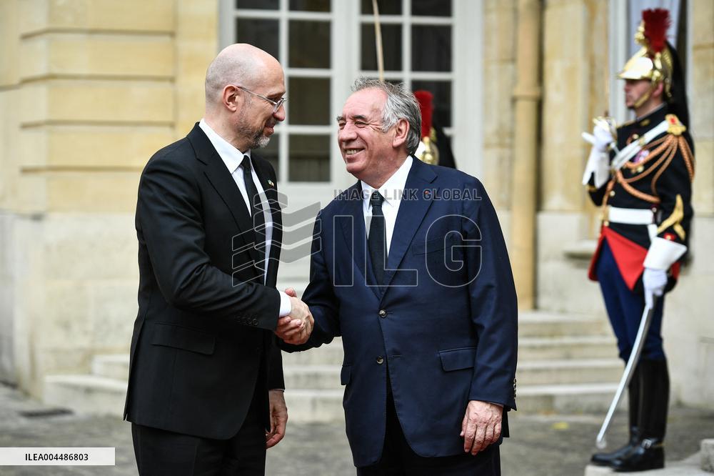 French PM Francois Bayrou welcomes Ukrainian PM Denys Shmyhal in Paris - FA