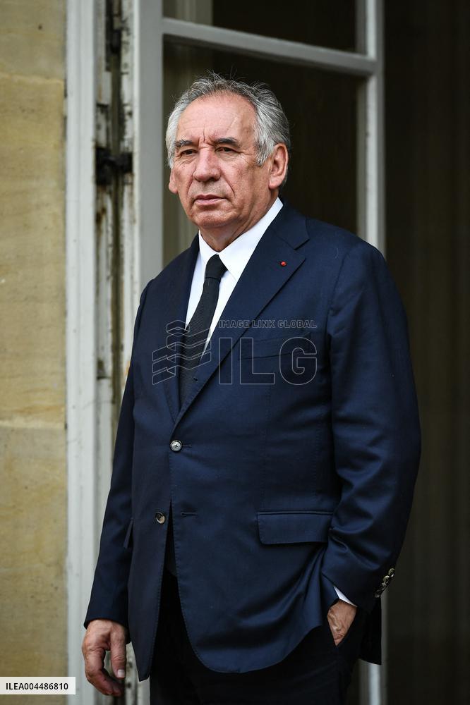 French PM Francois Bayrou welcomes Ukrainian PM Denys Shmyhal in Paris - FA