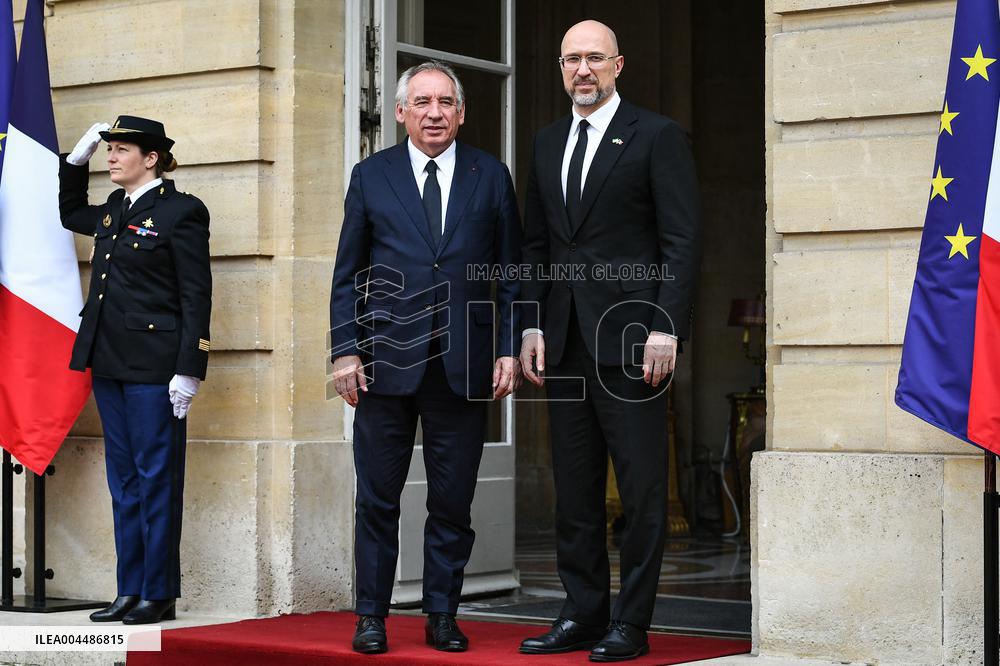 French PM Francois Bayrou welcomes Ukrainian PM Denys Shmyhal in Paris - FA