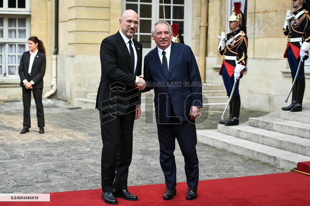 French PM Francois Bayrou welcomes Ukrainian PM Denys Shmyhal in Paris - FA