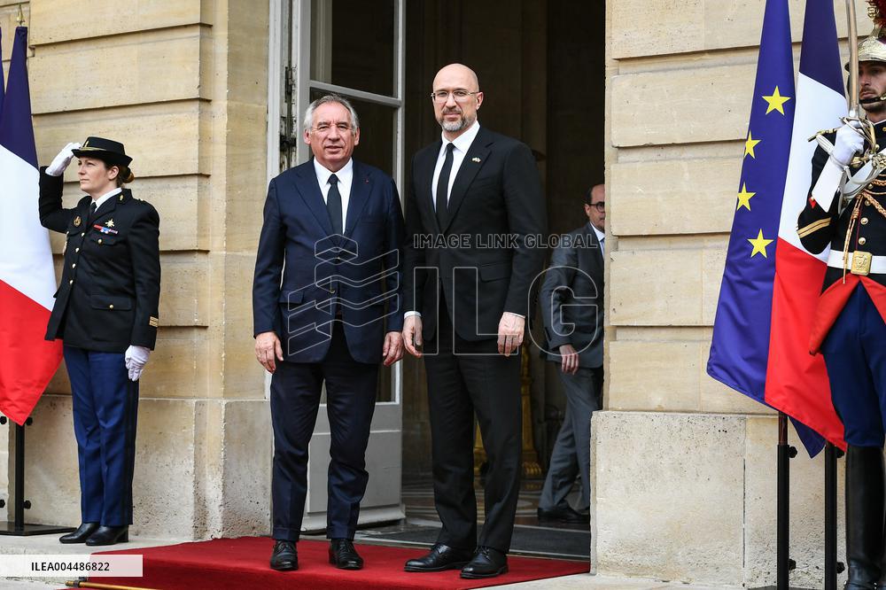 French PM Francois Bayrou welcomes Ukrainian PM Denys Shmyhal in Paris - FA