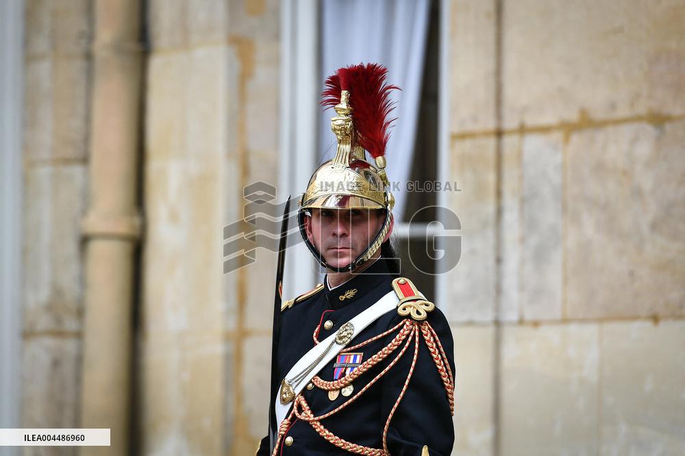 French PM Francois Bayrou welcomes Ukrainian PM Denys Shmyhal in Paris - FA