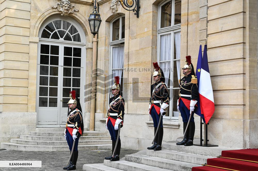 French PM Francois Bayrou welcomes Ukrainian PM Denys Shmyhal in Paris - FA