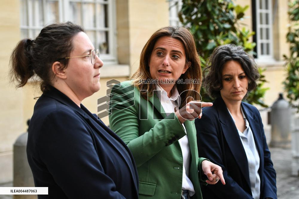 French PM Francois Bayrou receives party leaders in Paris - FA