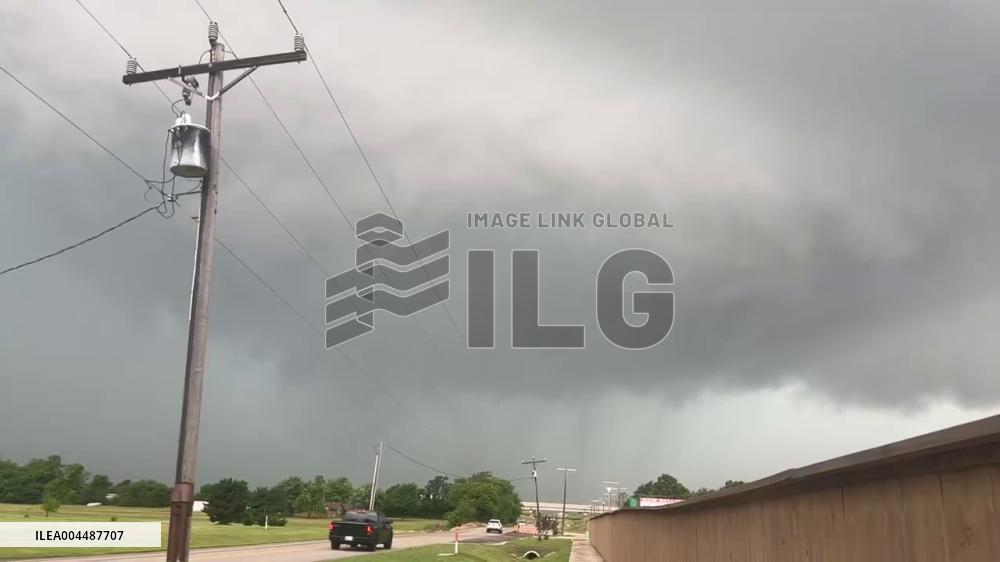 US: Rotating Cloud Spotted Amid Oklahoma Tornado Warnings