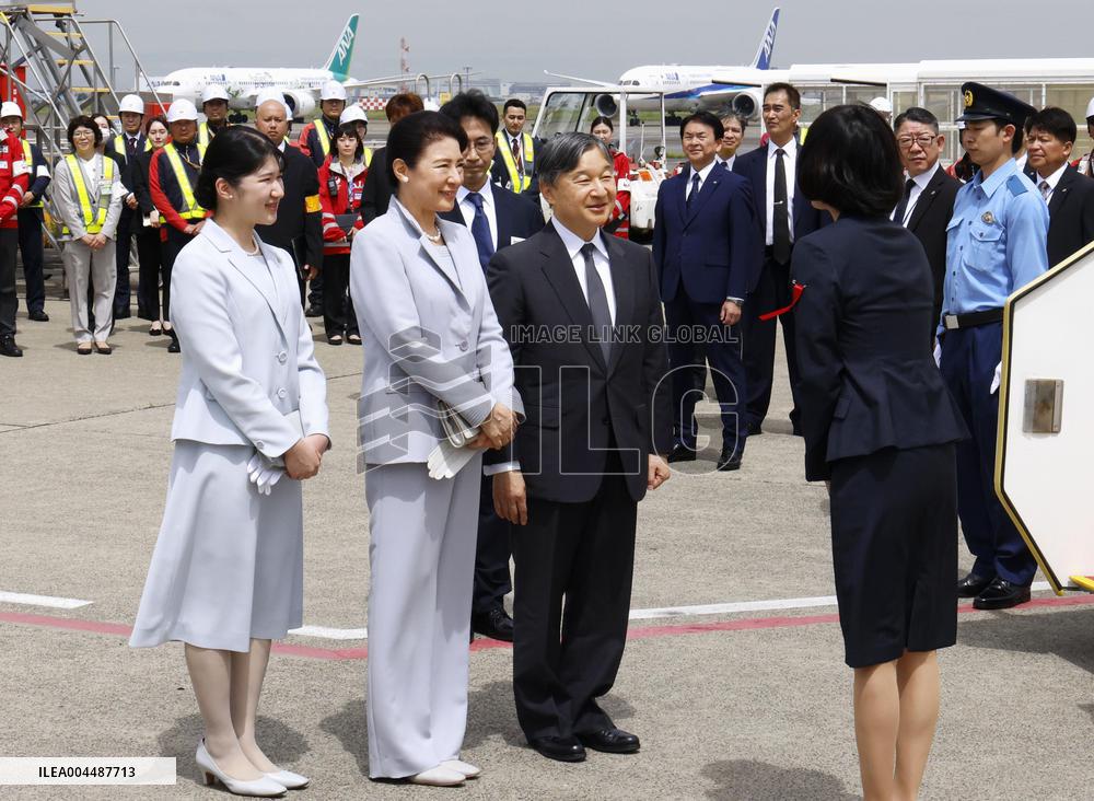 Japanese emperor's family head for Okinawa