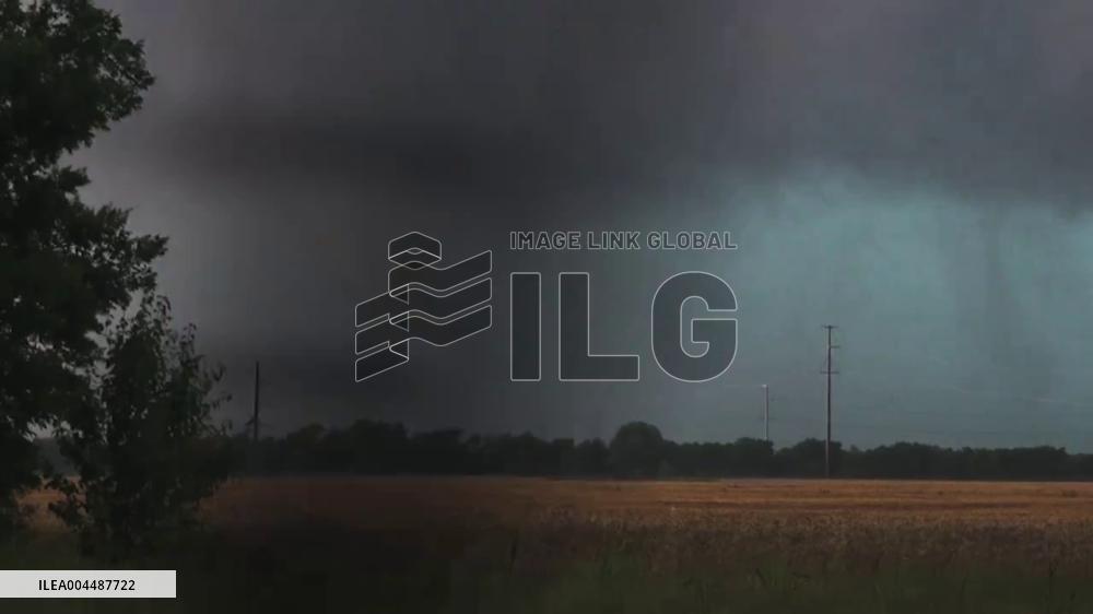 US: Tornado Confirmed Near Norman, Oklahoma