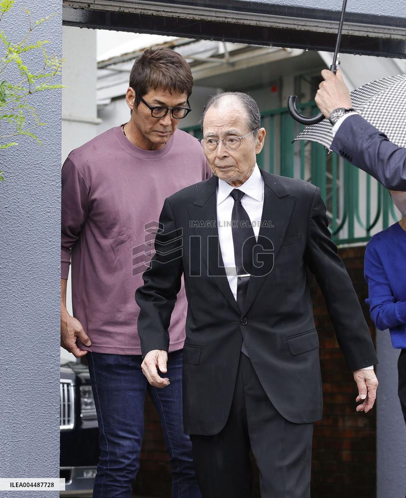 Japanese baseball legend Nagashima dies at 89