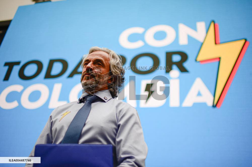 Juan Daniel Oviedo Makes Official His Pre-Candidacy for Presidential Elections in 2026