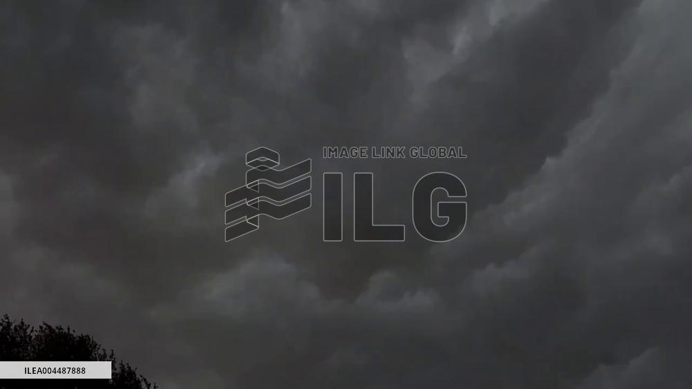 US: Sirens Blare as Tornado Touches Down in Norman, Oklahoma
