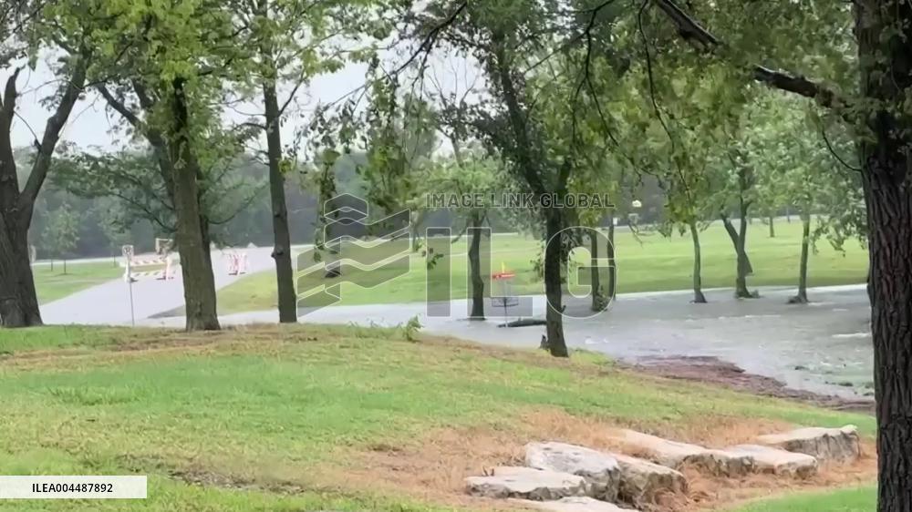 US: Storms Sweep Through Central Kansas, Causing Flash Flooding in Wichita Area 2