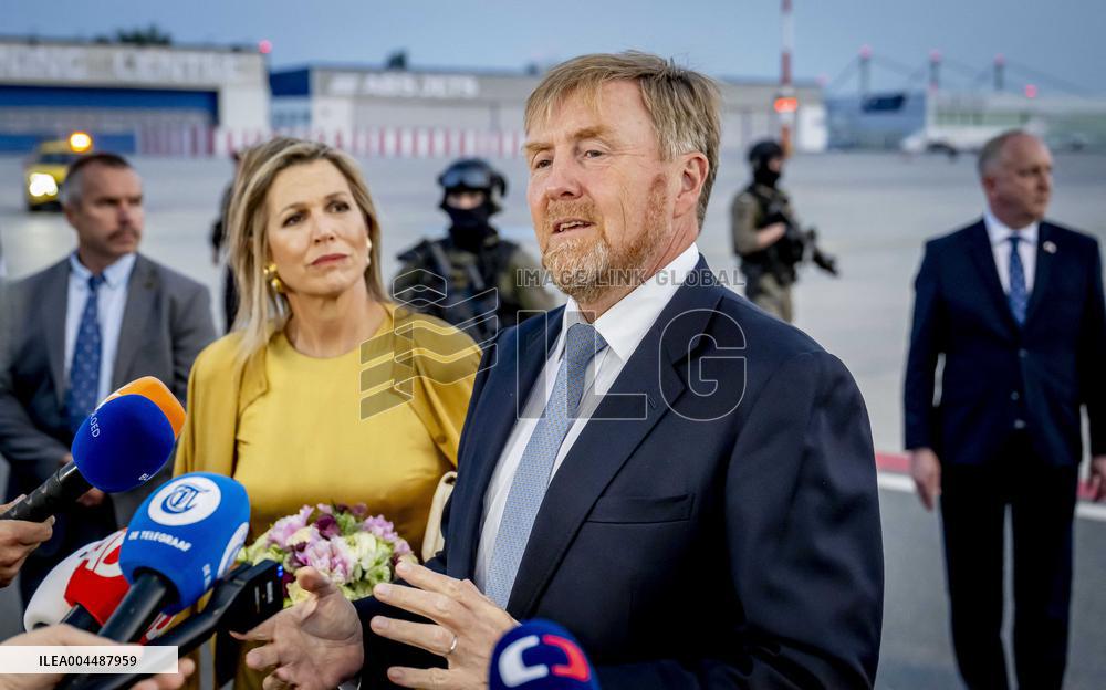 Royal Couple Arriving In Prague