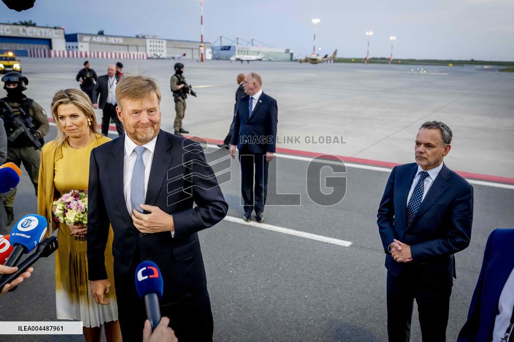 Royal Couple Arriving In Prague