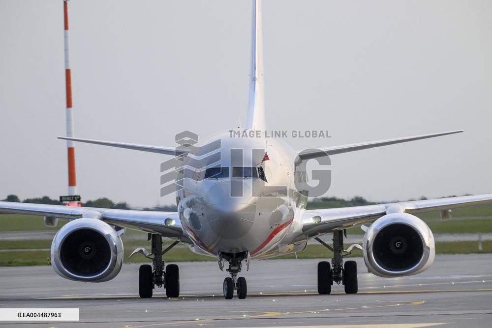 Royal Couple Arriving In Prague