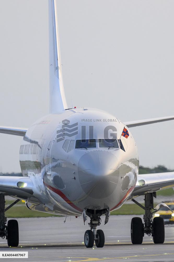 Royal Couple Arriving In Prague